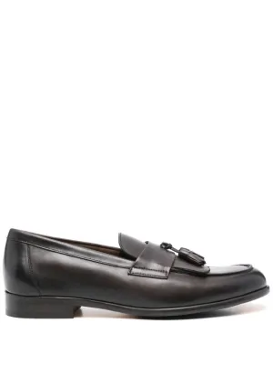 Moccasin With Decorative Tassel And Polished Finish