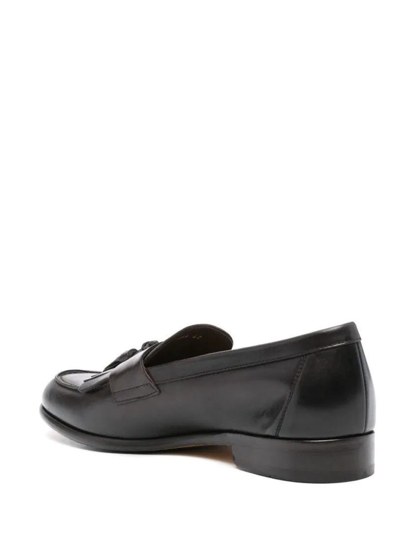 Moccasin With Decorative Tassel And Polished Finish