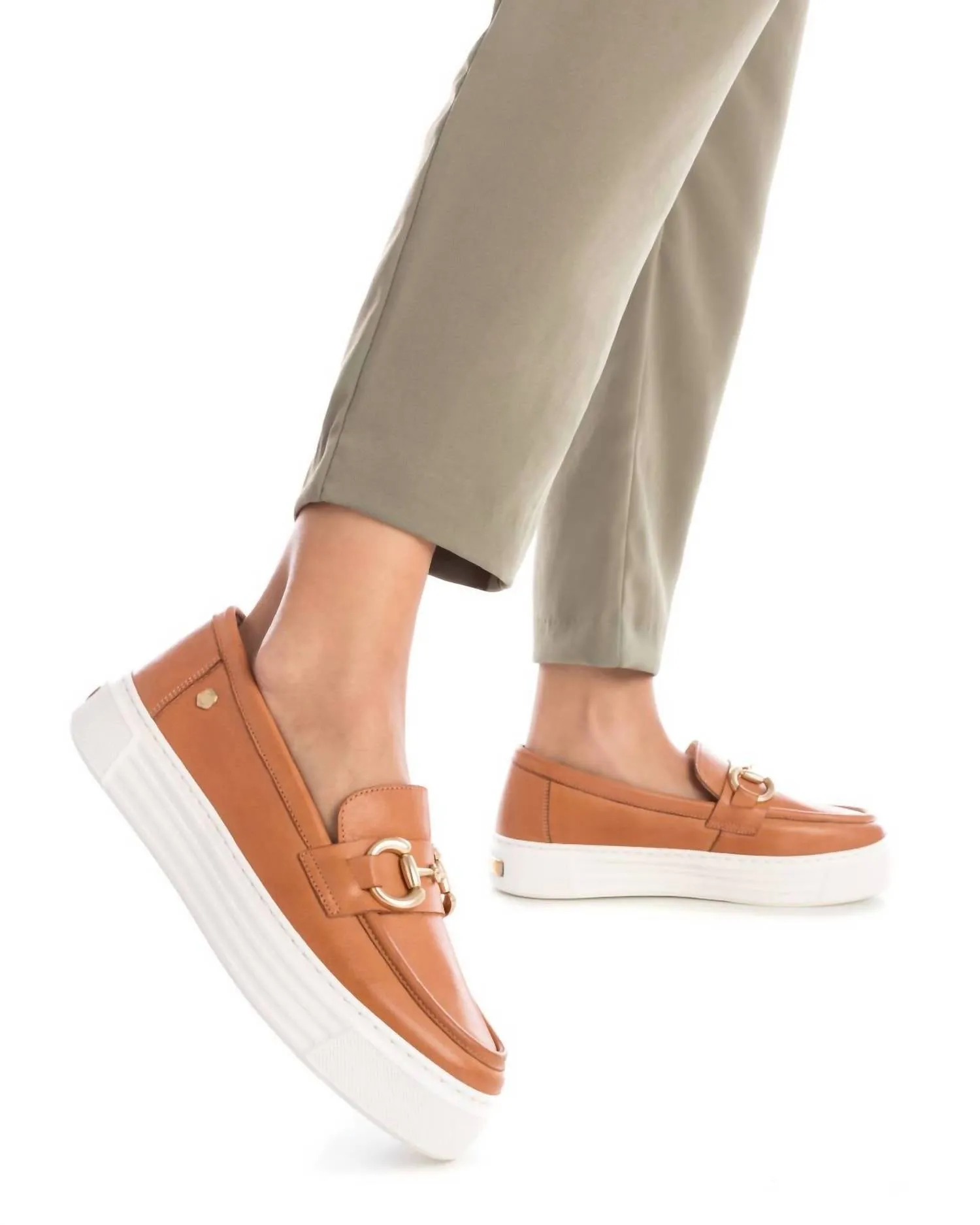 Women's Carmela Collection Moccasins Shoes In Camel
