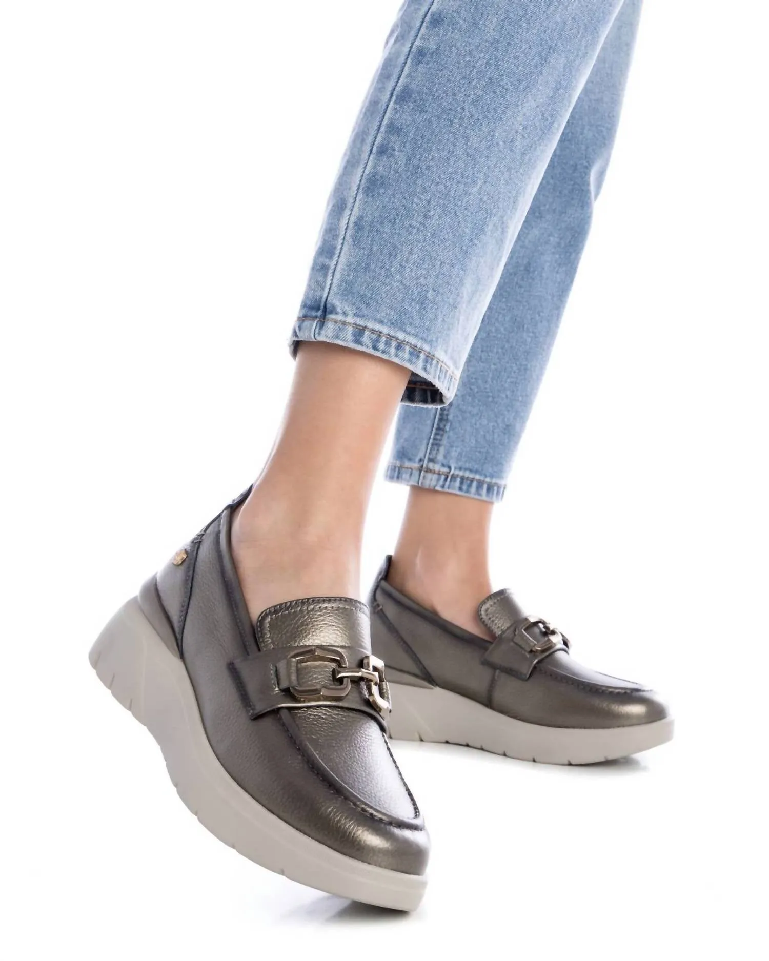 Women's Leather Moccasins In Plumb